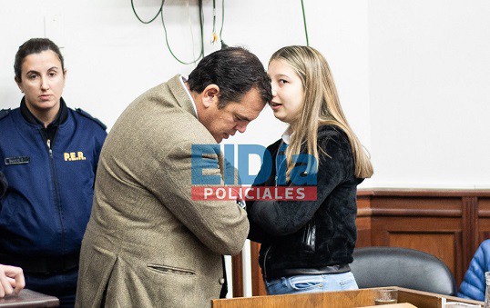 El rostro de Nahir: la joven se mostró ante las cámaras en el banquillo | Actualidad