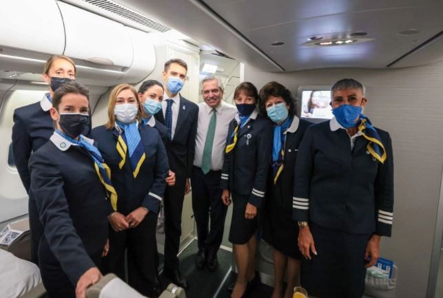 Alberto Fernández regresa al país y retoma la campaña electoral | Política