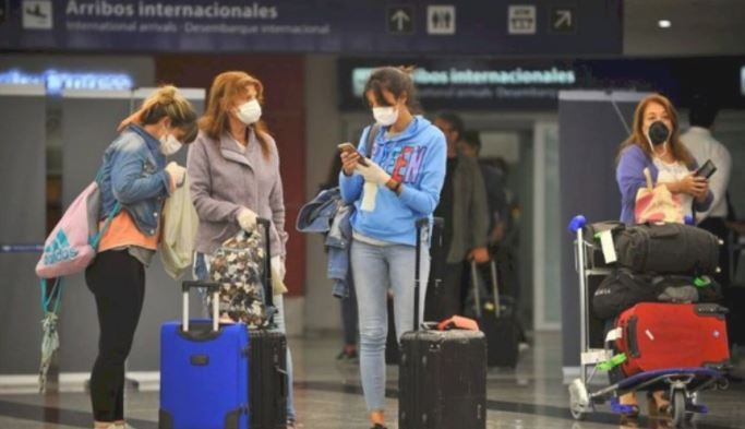 Aceleran las cajas de ahorro bimonetarias temporarias a la espera de un boom de turismo extranjero | Economía