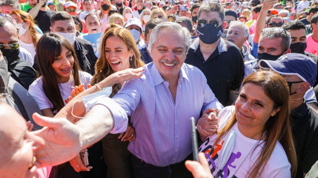 Alberto Fernández visitó José C. Paz junto a Victoria Tolosa Paz | Política