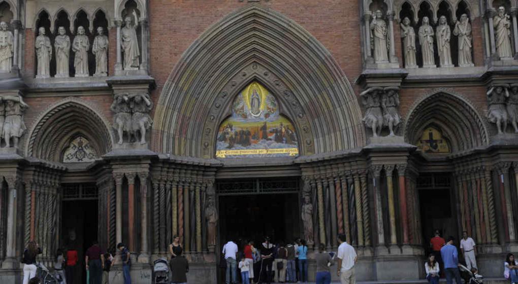 Escándalo en una iglesia de Córdoba: un grupo de mujeres interrumpió una misa | Actualidad