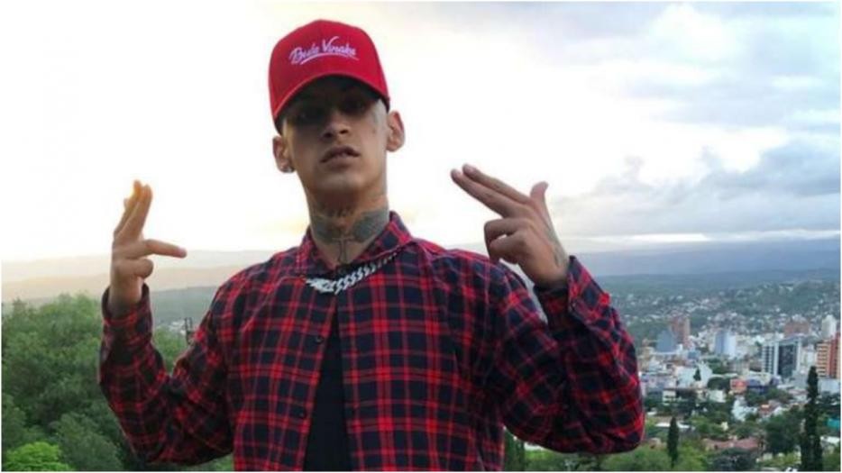 Susto para L- Gante: el avión en el que viajaba sufrió un desperfecto y aterrizó de emergencia | Espectáculos