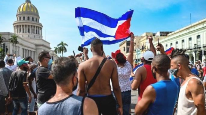 Personalidades de la cultura y la política emitieron una carta en respaldo al pueblo cubano | Política