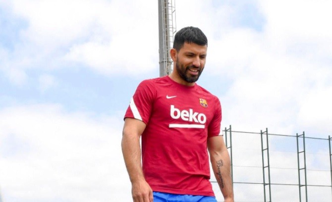 "Siempre positivo": el mensaje de Agüero en medio de las versiones sobre su retiro | Deportes