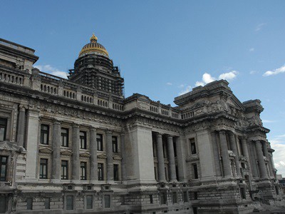 Embargan cuentas de la embajada argentina en Bélgica por pedido de fondos buitre | Política