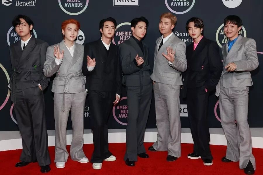 Grupo surcoreano BTS, primer "Artista del año" asiático en los American Music Awards | Espectáculos