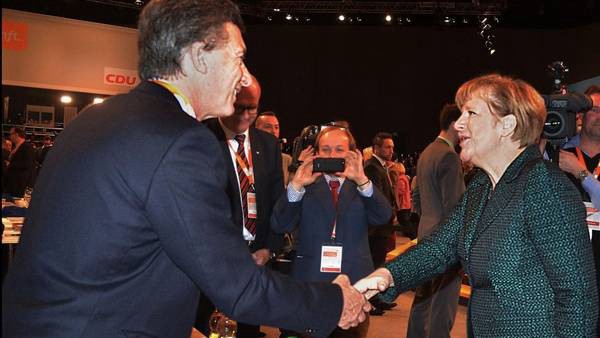 Merkel felicitó a Macri y lo invitó a Alemania | Política