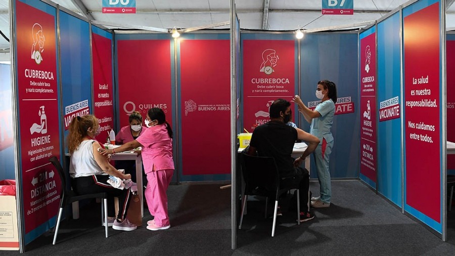 El Gobierno insta a completar el esquema de vacunación ante la aparición de la variante Ómicron | Actualidad