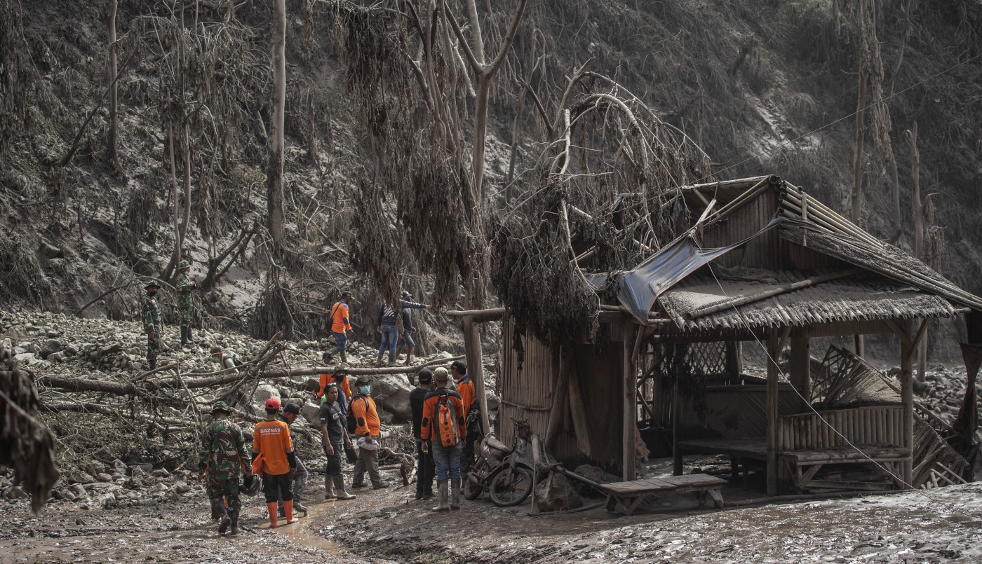 Ascienden a 13 los muertos tras la erupción del volcán Semeru en Indonesia | Clima, naturaleza y medio ambiente