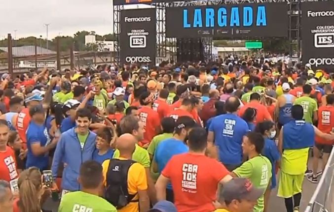 Murió un corredor en la maratón de Córdoba: se descompensó en medio de la carrera | Actualidad