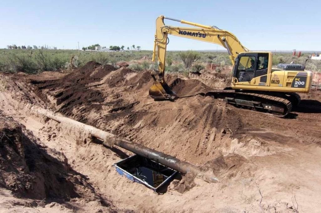 Retiran terreno afectado por el derrame de petróleo en Río Negro | Clima, naturaleza y medio ambiente