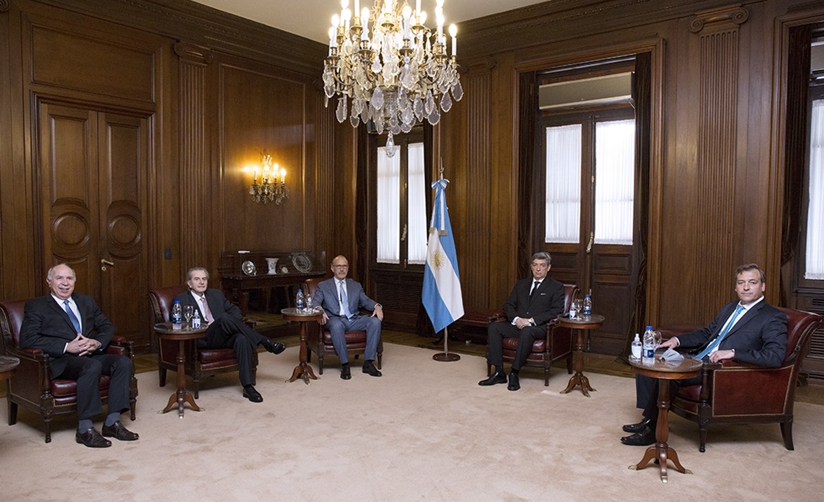 "Se está discutiendo": el Gobierno estudia una reforma judicial que incluya a la Corte | Política