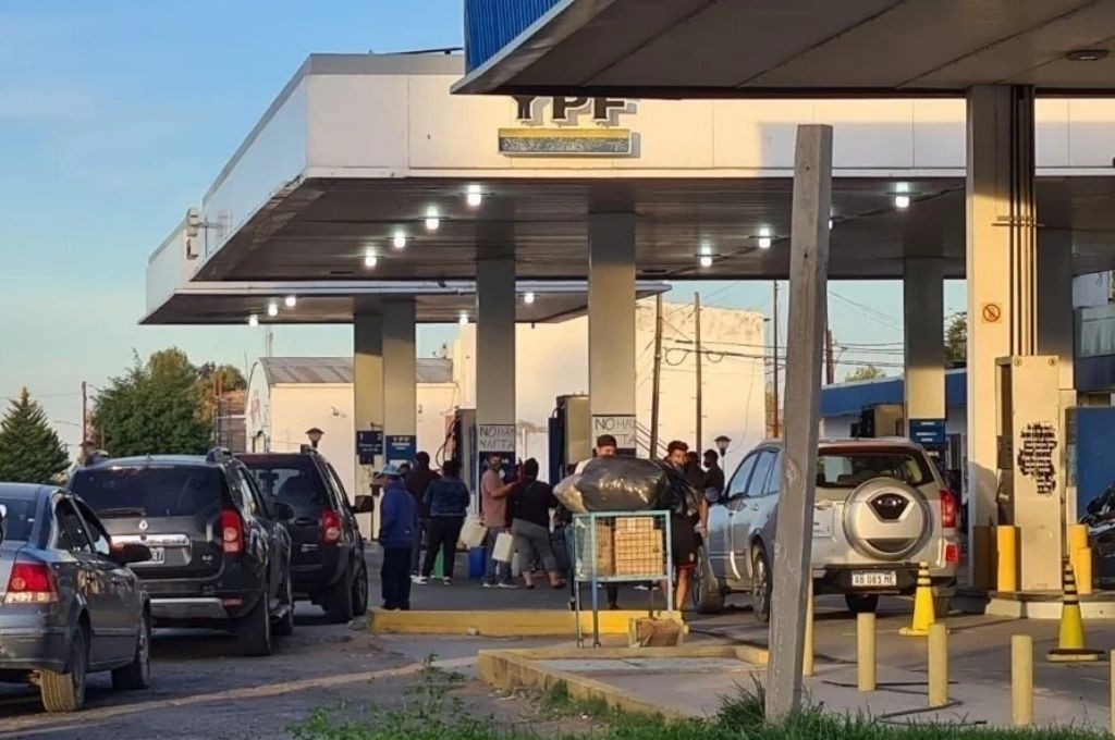 Habrá límite horario para que autos con patente extranjera carguen combustible en Puerto Iguazú | Actualidad
