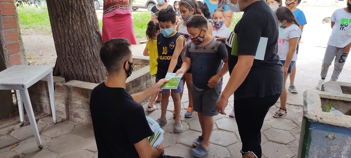 Literatura en una cárcel de La Plata: internos escribieron, editaron, publicaron y donaron un libro de cuentos infantiles | Actualidad