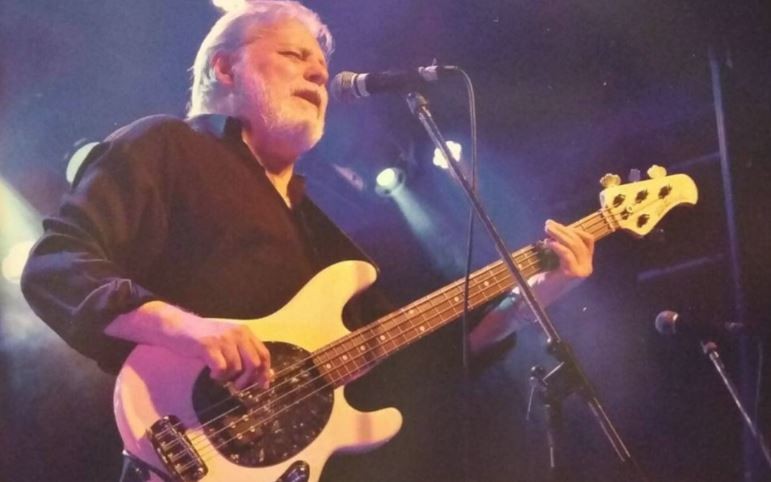 El bajista de Memphis la Blusera reveló que tienen que amputarle una pierna | Espectáculos