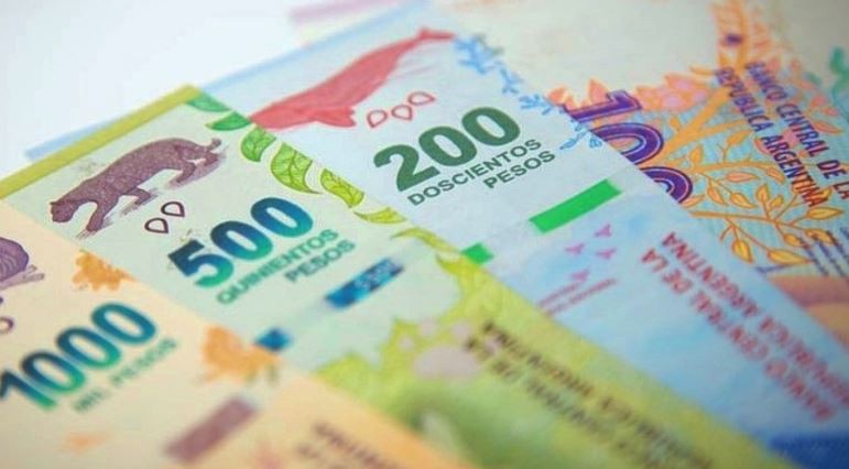 El peso argentino fue la segunda moneda más devaluada del mundo en 2021 | Economía