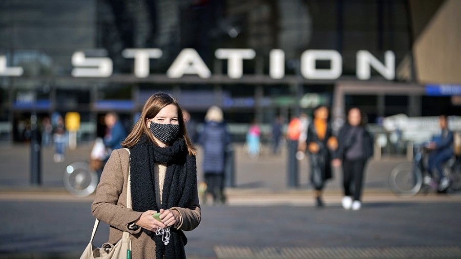 La OMS estimó que más de la mitad de la población europea se contagiará de ómicron en los próximos dos meses | Internacionales