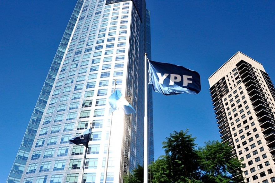 YPF vuelve a los mercados internacionales y consigue financiamiento por US$ 300 millones | Economía
