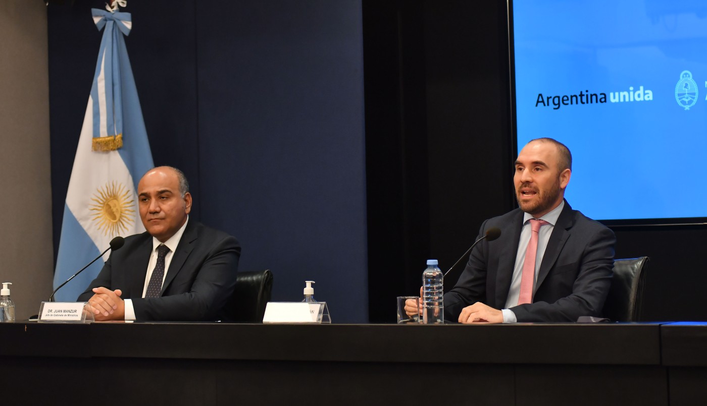 Un plan de cuatro bloques y revisiones trimestrales: detalles del acuerdo con el FMI | Economía