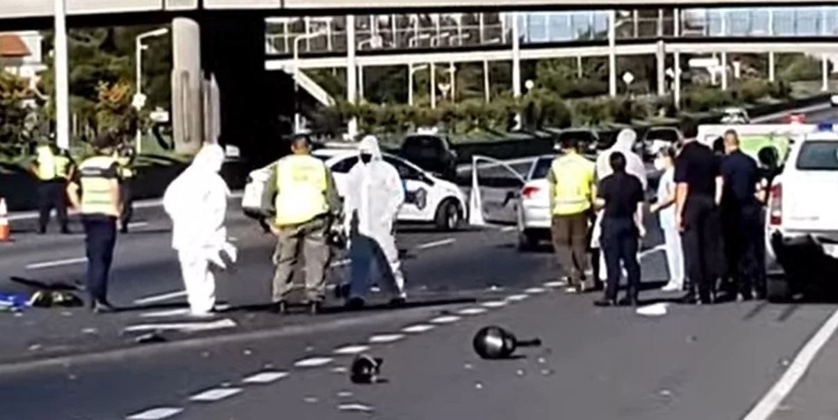 Motochorros escapaban de contramano por el Acceso Oeste y chocaron contra un auto: uno murió y otro está grave | Actualidad