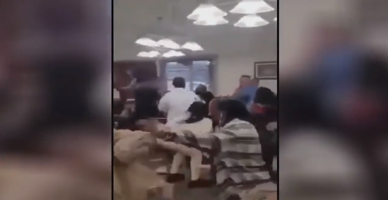 "Ese churrasco es mío": batalla campal en un tenedor libre | Internacionales