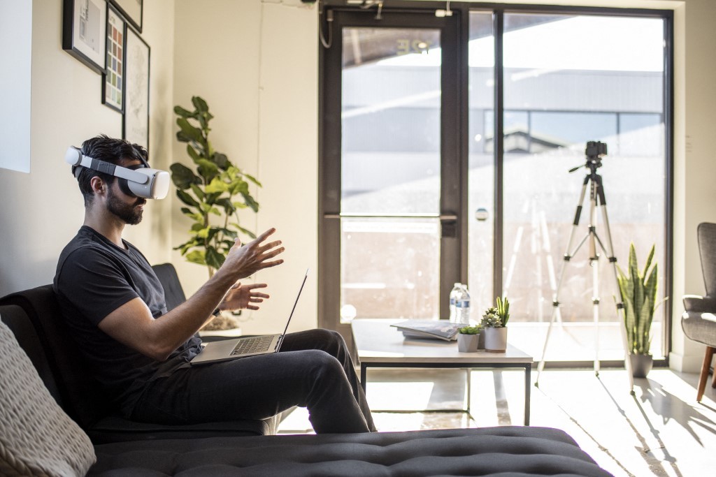 Testimonios de personas que ya teletrabajan desde el metaverso | Internacionales