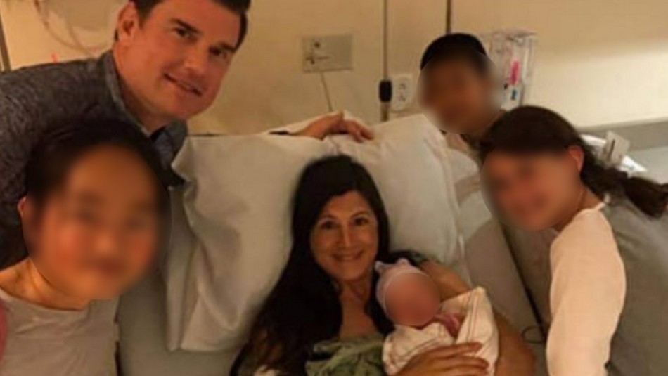 Una pareja tenía a su hijo adoptivo encerrado en una jaula: un colchón y un balde para bañarse | Internacionales