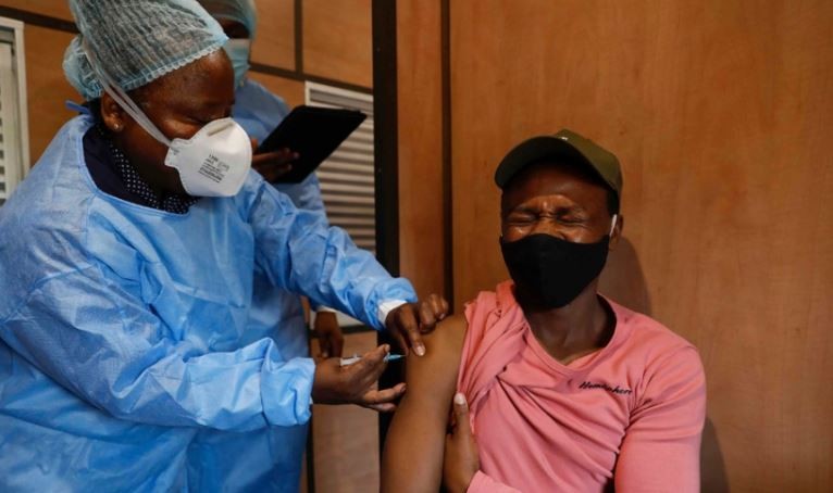 La OMS aseguró que la fase aguda de la pandemia podría terminar a fin de año si el 70% de la población es vacunada | Internacionales