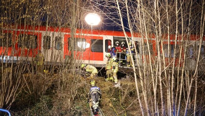 Al menos un muerto y 30 heridos tras el choque de dos trenes en Alemania | Internacionales