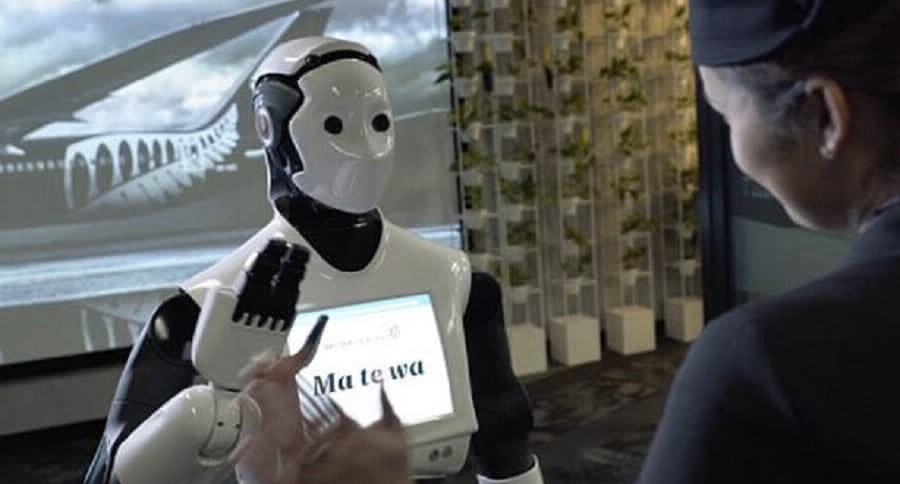 Aerolínea usará robots para atender a los pasajeros en el aeropuerto | Tecno