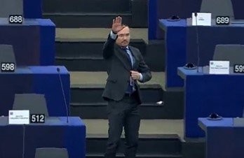 Un eurodiputado búlgaro hizo el saludo nazi en el Parlamento Europeo | Internacionales