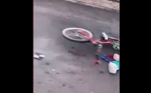 Video: el momento en que muere un ciclista ucraniano alcanzado por un bombardeo ruso | Internacionales