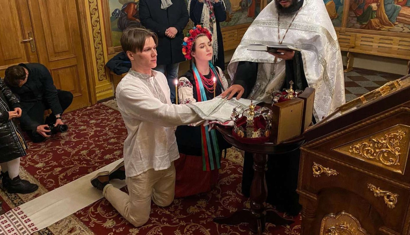 Guerra Rusia-Ucrania: se casaron bajo intensos bombardeos y tras la ceremonia el novio se fue a combatir | Internacionales