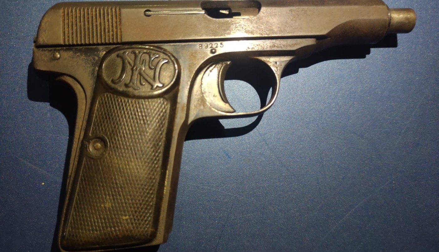 Allanaron una cooperativa de trabajo por el robo de una bicicleta y encontraron un arma | Actualidad