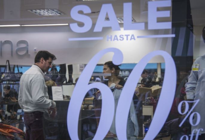 "Acción Moda": Más de 70 marcas nacionales venderán prendas de vestir con precios rebajados | Economía