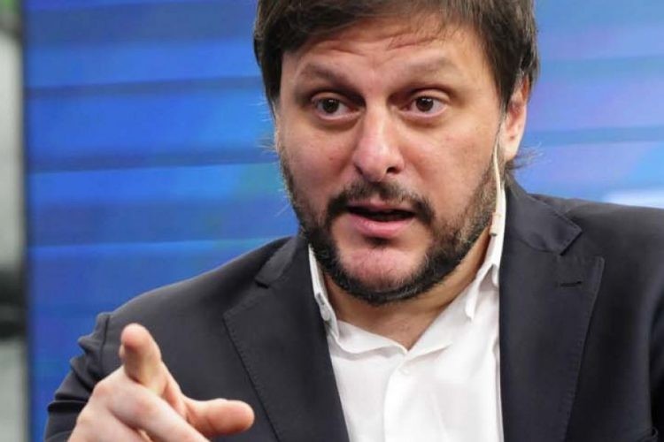 Leandro Santoro, a La Cámpora: "Todos los funcionarios tienen la obligación de estar alineados con el Presidente" | Política