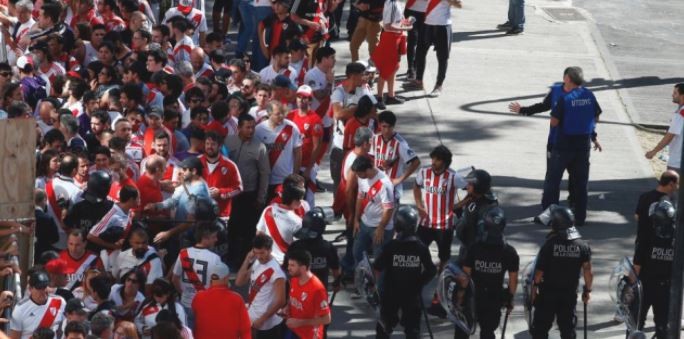 Se registraron incidentes en la previa del Superclásico | Deportes
