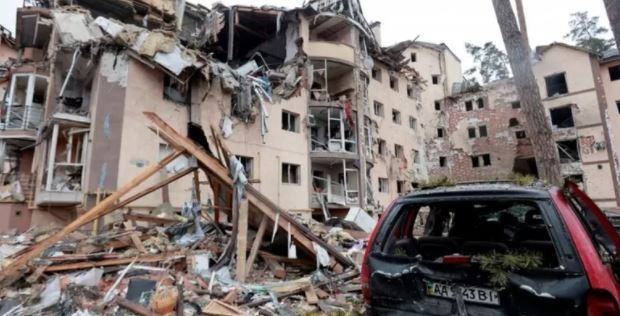 Rusia continúa con los bombardeos en Ucrania pese a haber anunciado una reducción de sus ataques | Internacionales