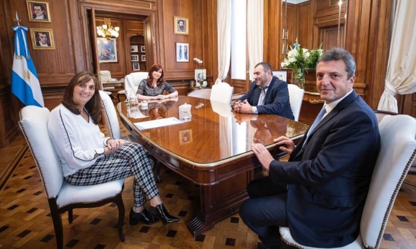 Cristina Kirchner y Sergio Massa dispusieron un aumento de $20.000 a los trabajadores del Congreso Nacional | Política
