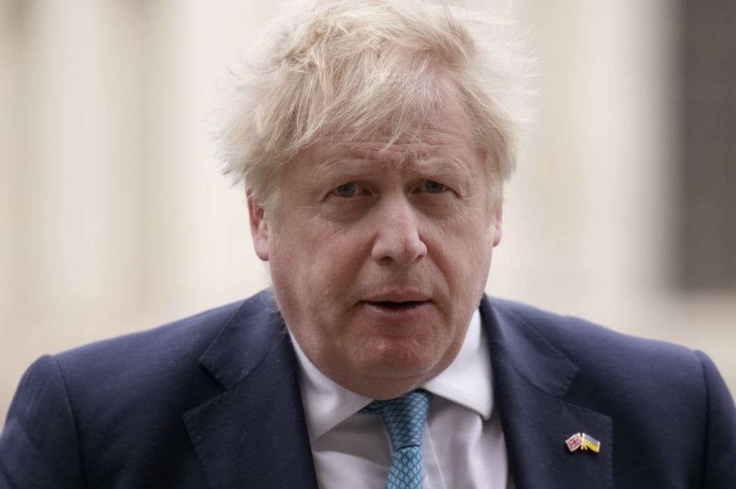 “Partygate”: multan a Boris Johnson por las fiestas en Downing Street durante el confinamiento | Internacionales