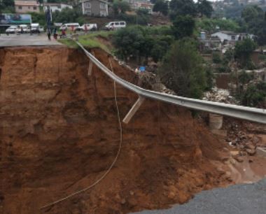 Suben a 400 los muertos por las inundaciones en Sudáfrica y sigue la búsqueda de desaparecidos | Internacionales