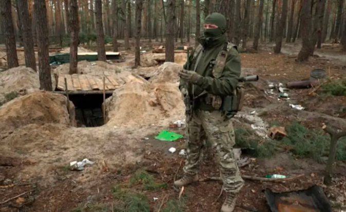 Los horrores de la guerra: cómo era el campamento militar ruso que fue abandonado en las afueras de Kiev | Internacionales