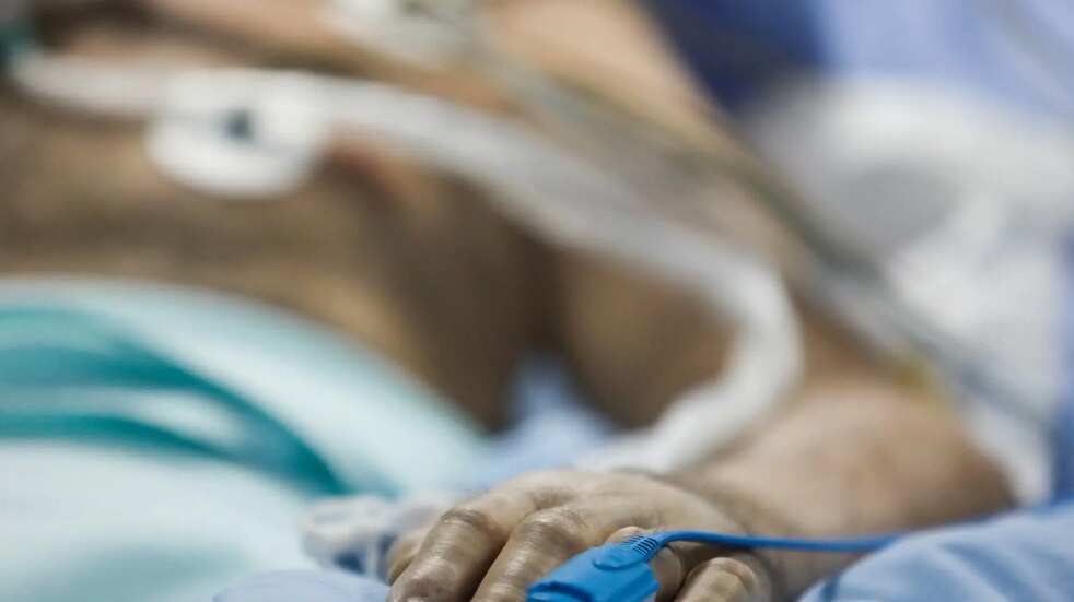 Dio positivo de covid durante 505 días hasta que murió | Internacionales