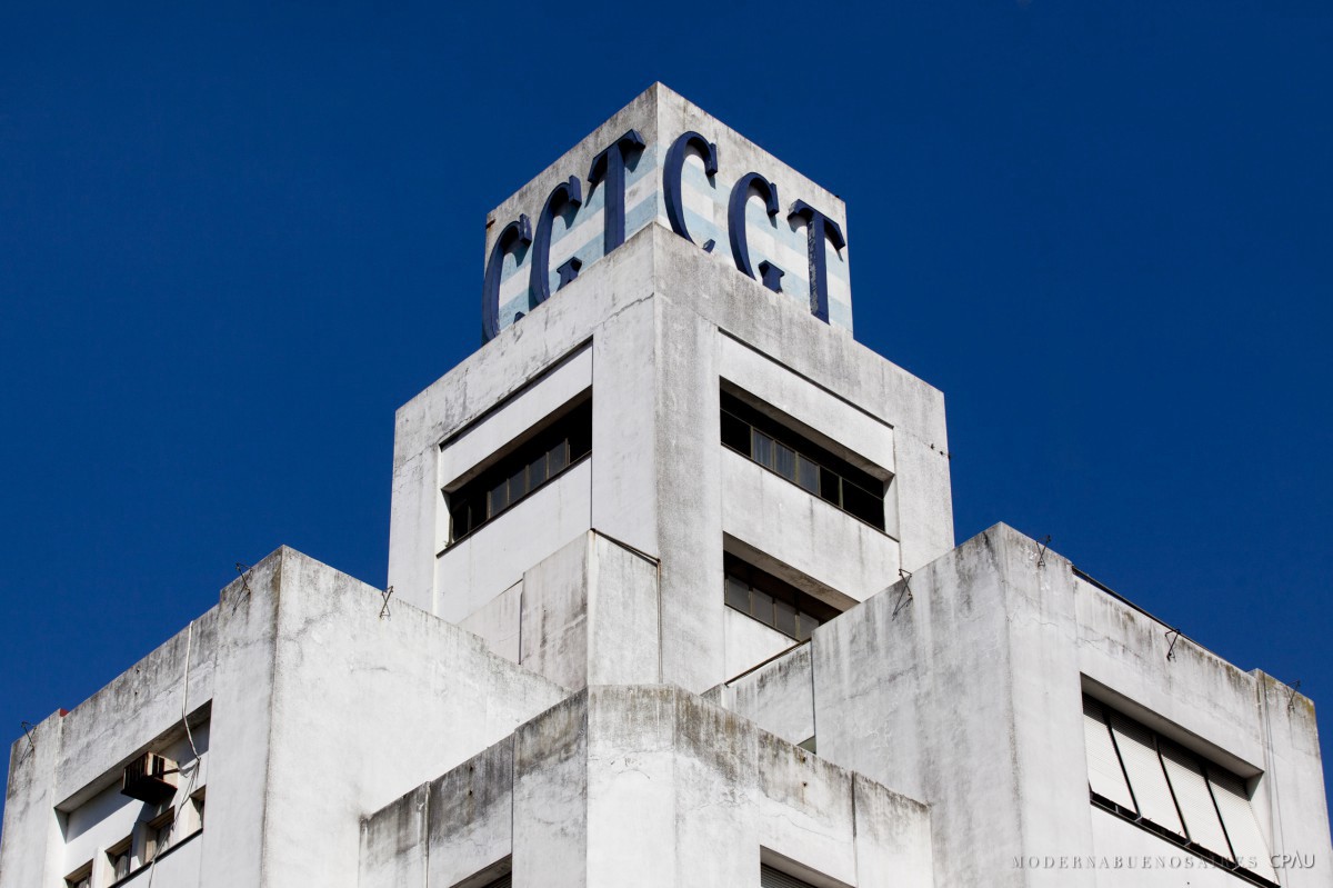 La CGT resolvió aprobar el "bono de 2 mil pesos" y se suma al pedido de Ley de Emergencia Social | Política