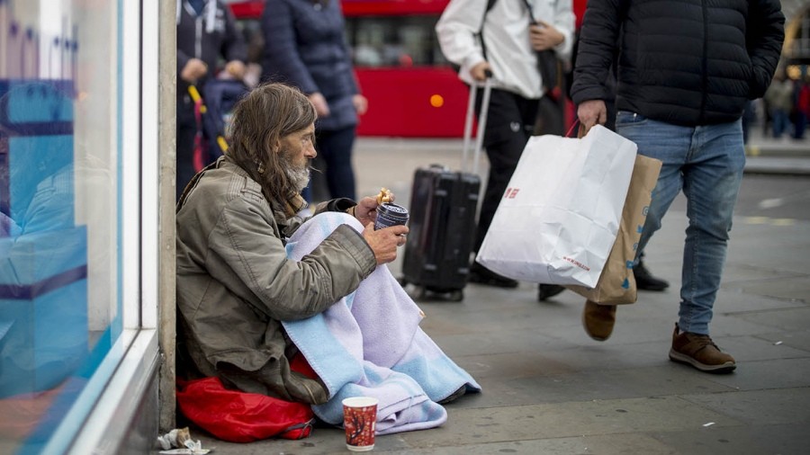 Millones de británicos se saltean comidas o comen menos porque no pueden pagar sus alimentos | Internacionales