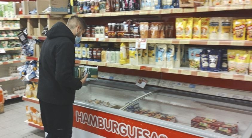 La canasta básica aumentó 6,2% en abril y una familia necesitó $95.260 para no ser pobre | Economía