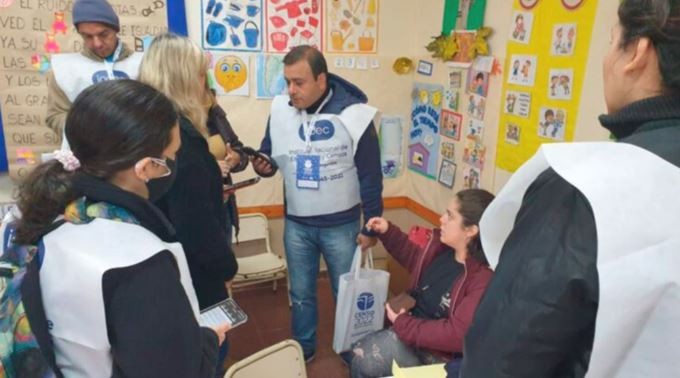 Sorpresa en Misiones: el gobernador participó como censista en Posadas | Política