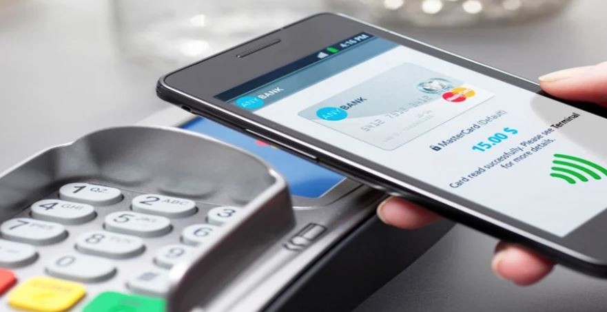 Bancos y billeteras virtuales podrán asociar todas las cuentas de una persona en sus apps | Economía