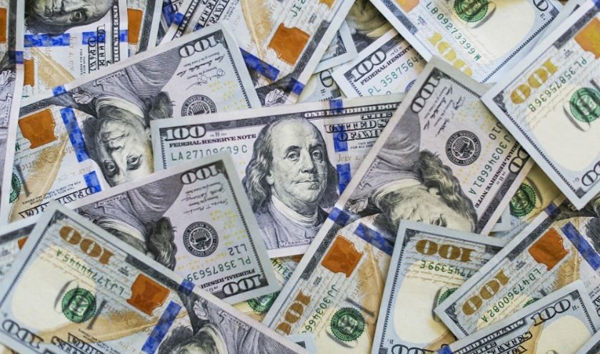 Tras alcanzar su máximo histórico, el dólar blue bajó $7 y cerró a $217 | Economía