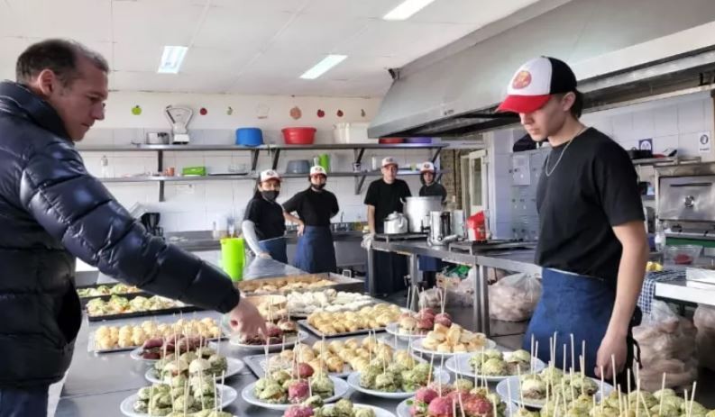 Una escuela de la ciudad de Neuquén inauguró su propia panadería | Actualidad